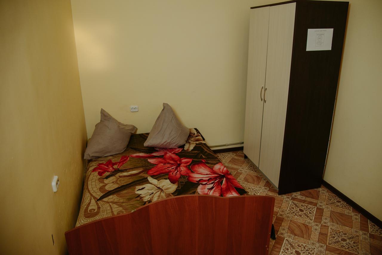 Hostel Wigwam Уралск Екстериор снимка
