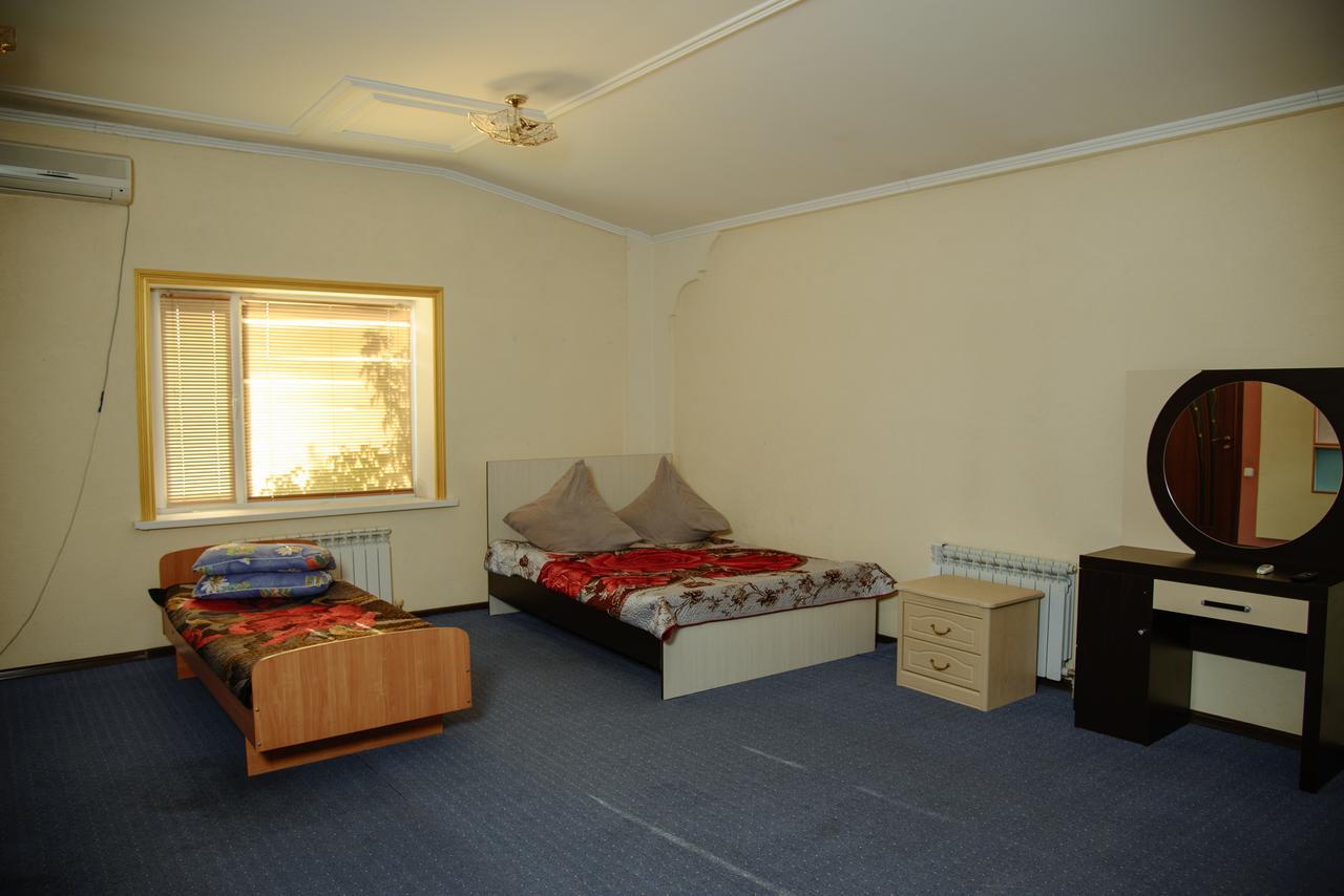 Hostel Wigwam Уралск Екстериор снимка